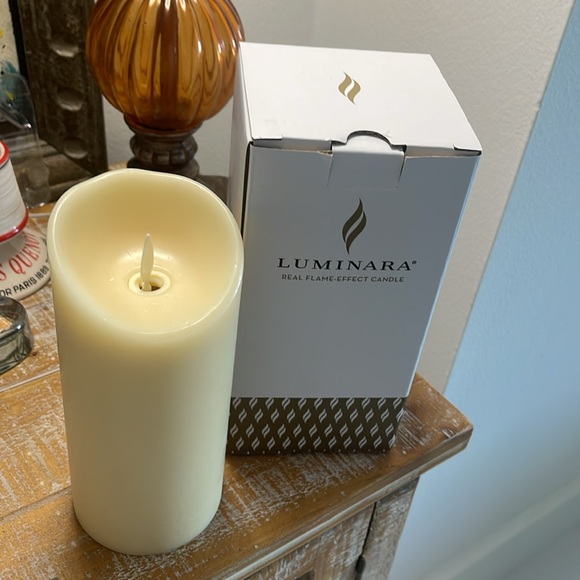 LUMINARA Beige Flameless 5" Pillar Candle in box with Remote - Picture 3 of 8